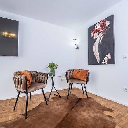 City Wohnung Fn L 5 Klimatisiert Mit Balkon Und Kueche Friedrichshafen Ngoại thất bức ảnh